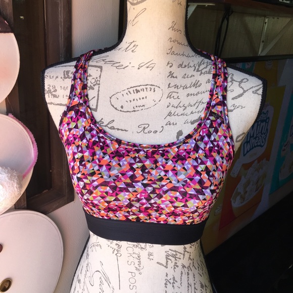 Women’s Victoria secret sport sports bra - Picture 15 of 16